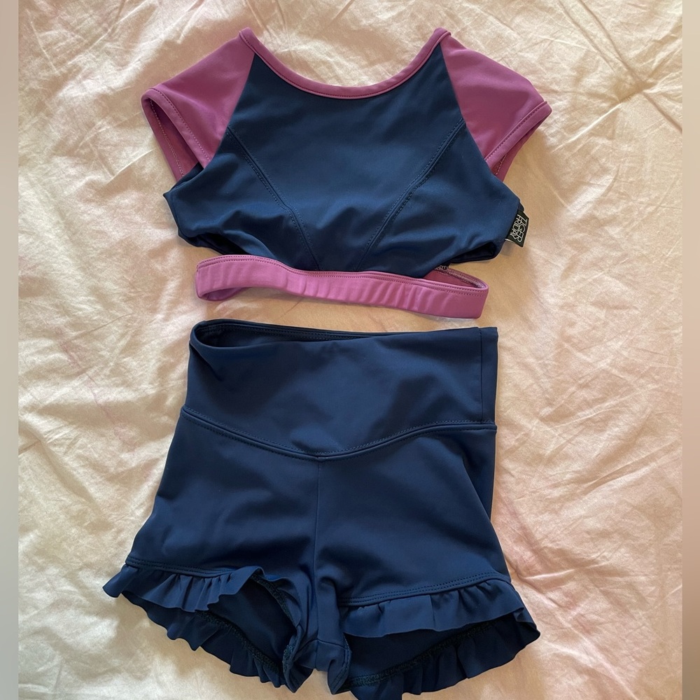 Tiger Friday dance, girls size child large set.